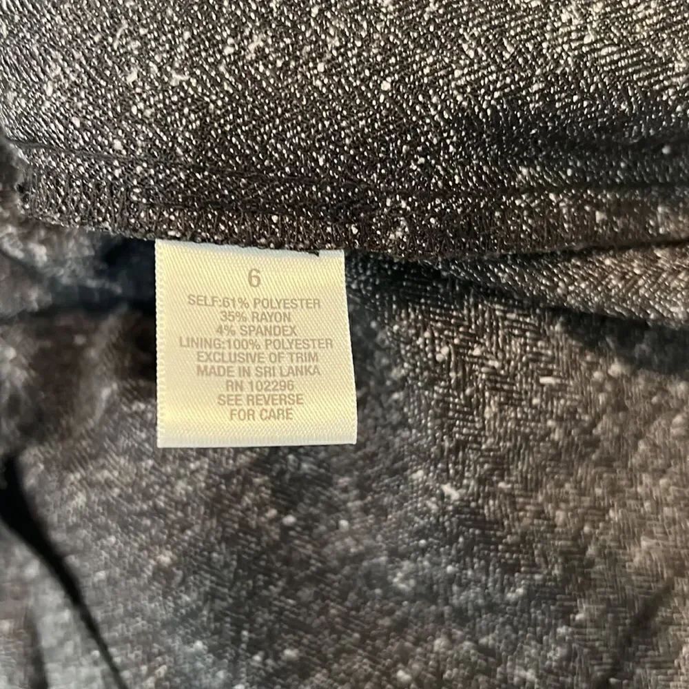 Dress Barn Size 6 Dress Gray Mini Pearl Beaded Scoop Neck Sleeveless Slimming - Picture 9 of 12
